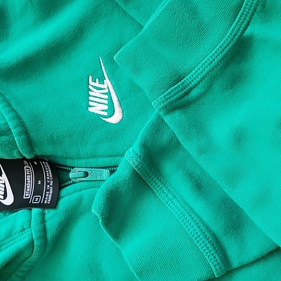 Boys Green Nike hoodie - Picture 3 of 4